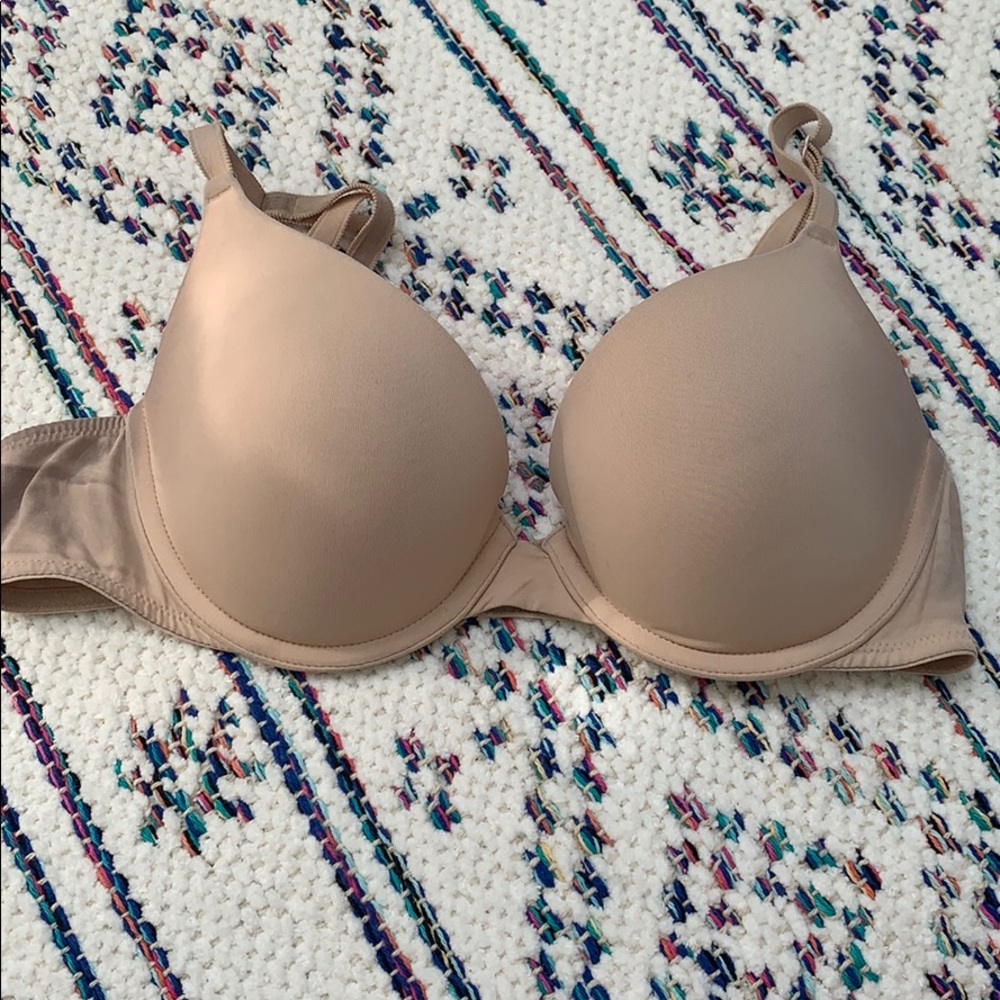 PINK Victoria’s Secret wear everywhere push up bra